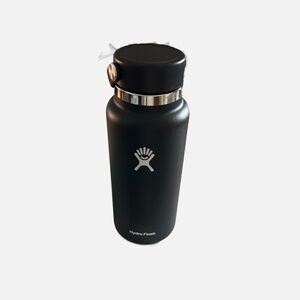 32 oz black Hydro Flax wide mouth bottle with flex cap